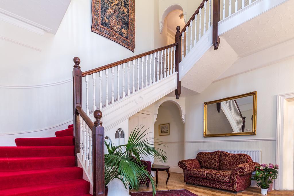 Villiers Lodge Surbiton 外观 照片