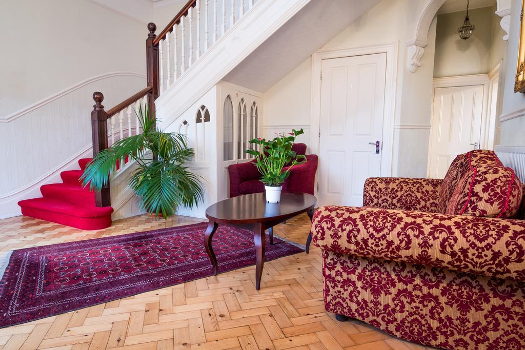 Villiers Lodge Surbiton 外观 照片